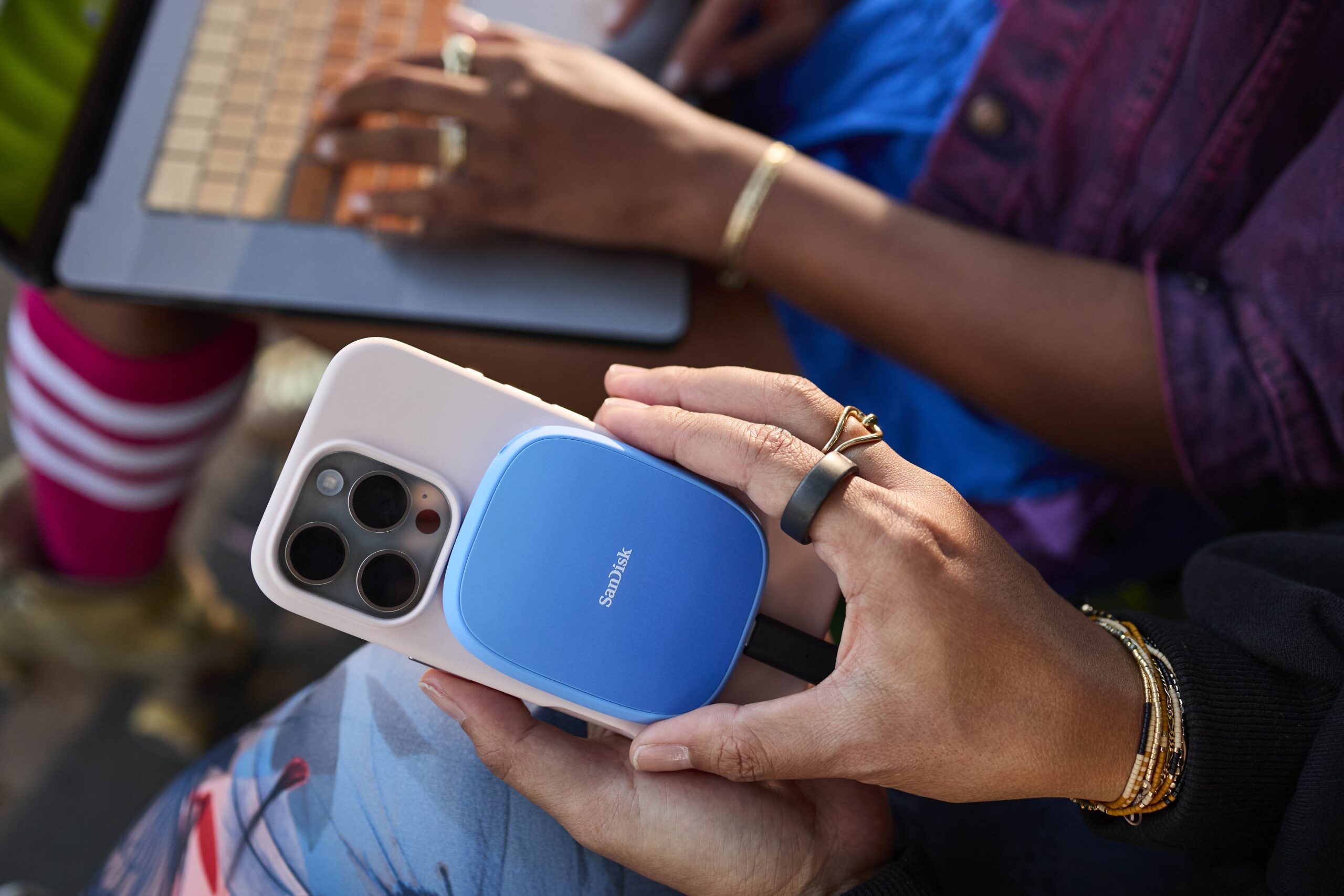 Sandisk expande su oferta para creadores con el nuevo SANDISK Creator Phone SSDUn dispositivo con soporte MagSafe que combina desempeño de nivel profesional y practicidad para mejorar el flujo de trabajo de quienes generan contenido.