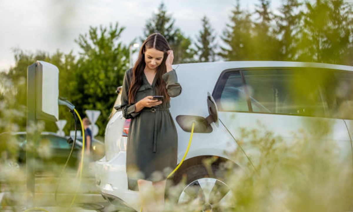¿Tener un carro eléctrico en Colombia sale más barato?