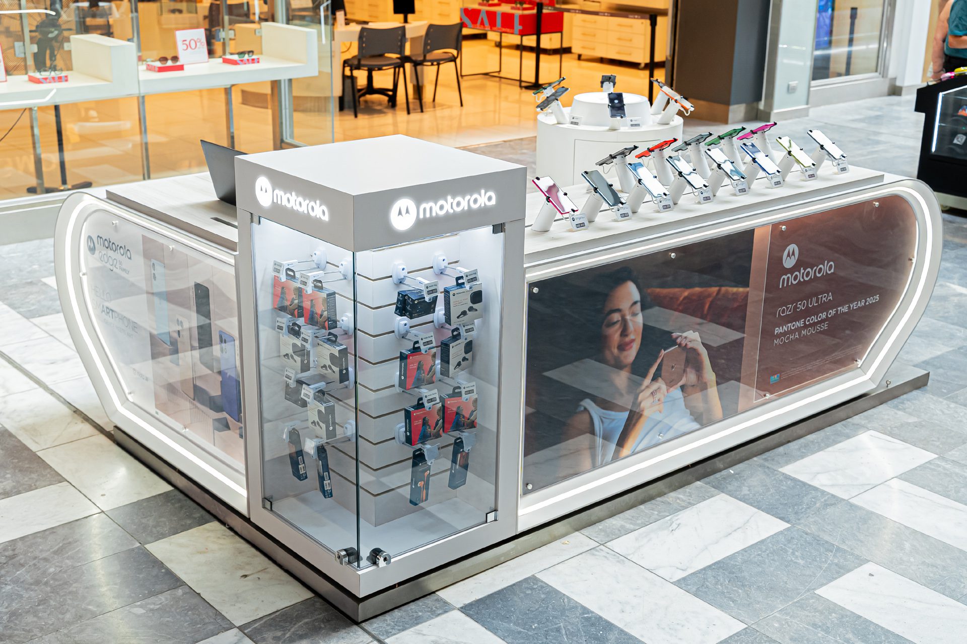 Motorola amplía su red de tiendas y refuerza su cercanía con los usuarios en Chile