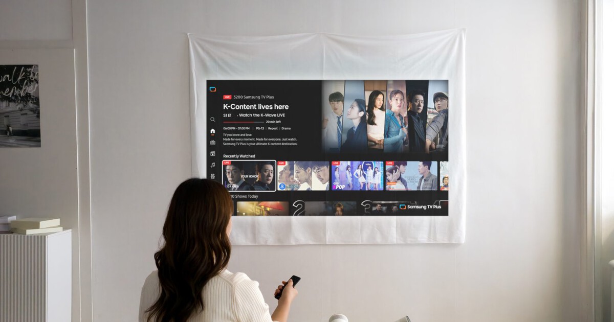 Samsung The Freestyle+: Un proyector portátil con IA que ajusta automáticamente la imagen