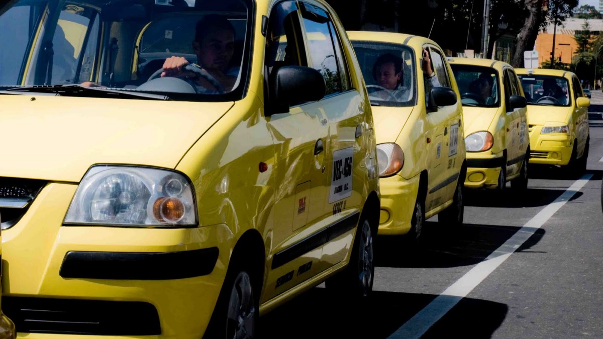 Colombia invierte hasta 52 millones en taxis eléctricos